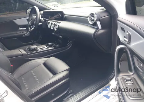 2019 Mercedes-Benz A 220 z USA, uszkodzony, nr VIN WDD3G4EB4KW013284